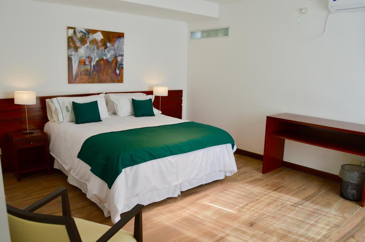 Hotel 6 De Octubre Buenos Aires Eksteriør bilde